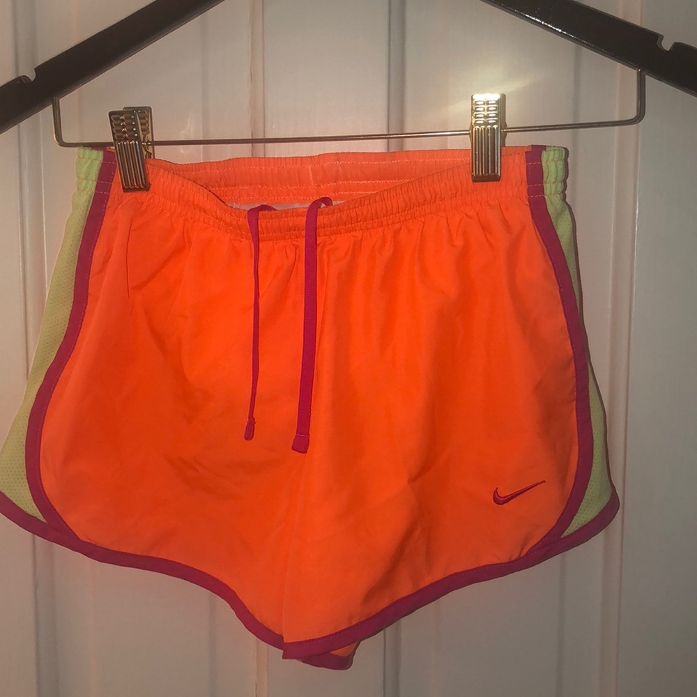 Orange Nike Girls Athletic Shorts🌸✨🧡